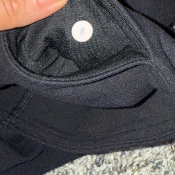Lululemon Wunder Under Crop (Hi-Rise) *Full-On Luxtreme 21" size 8 - Picture 9 of 9